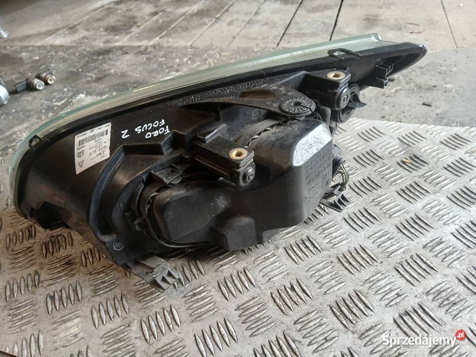 Lampa prawa przednia Ford Focus mk2 EU Lampy przednie Radłów