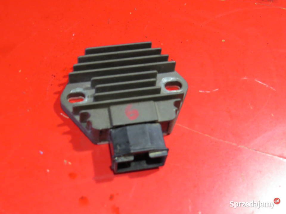 HONDA HORNET 600 PC36 03 regulator napięcia