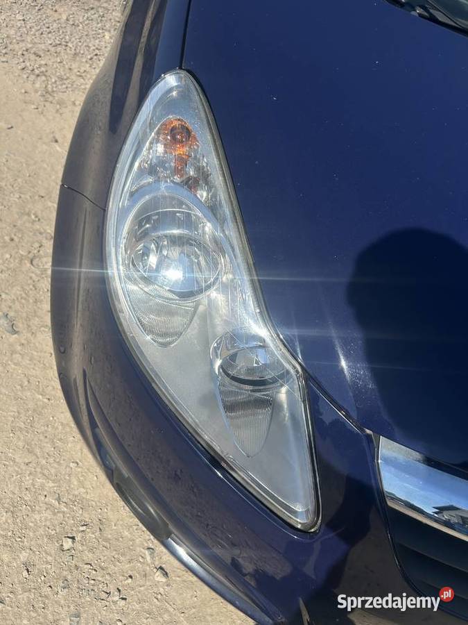 lampa przednia przód lampy Opel Corsa D 0610r osobowe Bodzentyn