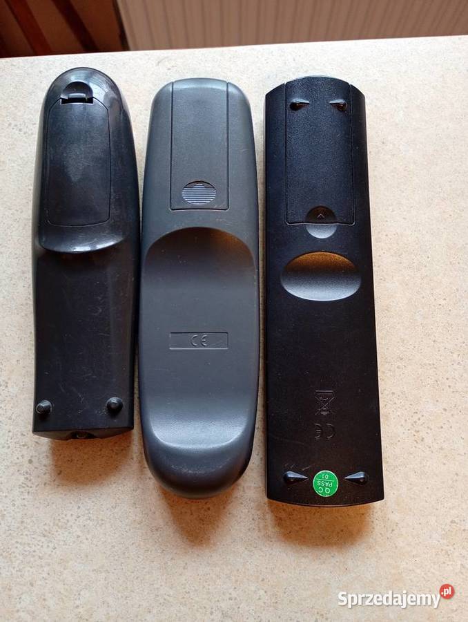 Piloty do telewizora 3 sztuki Kraków sprzedam