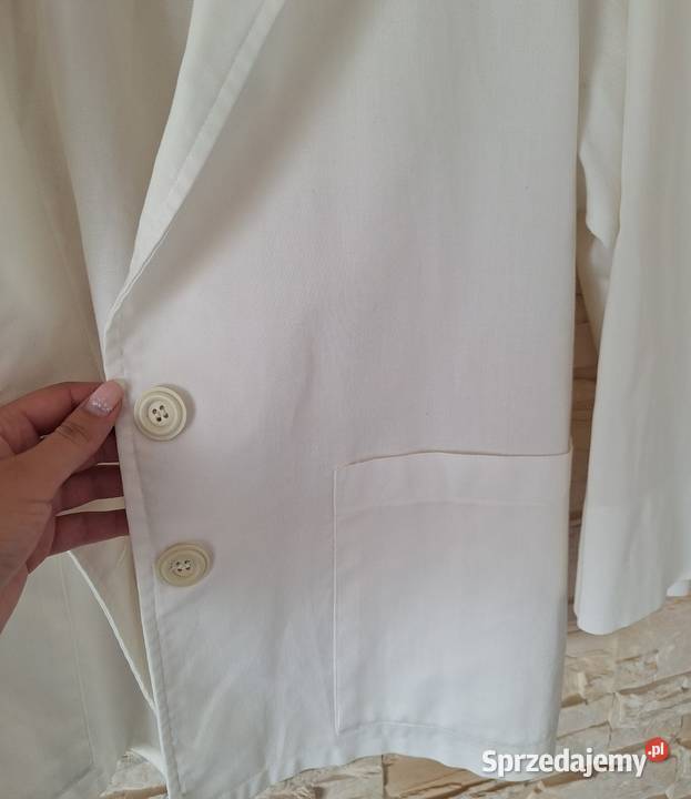 Biała marynarka żakiet z kieszeniami 40 classy