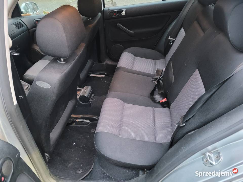 VW Golf IV 2002 14 4drzwi Klima elektryczne szyby Syców