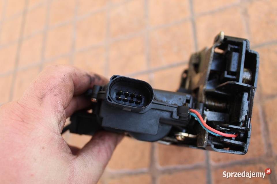 ZAMEK DRZWI LEWY PRZÓD 8 PIN VW BEETLE sprzedam