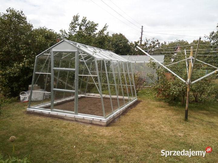 szklarnia Laura Łobez