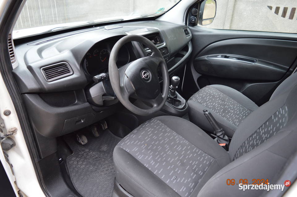 Opel Combo 2015 16 CDTI z Niemiec Serwisowany Opel Motoryzacja sprzedam