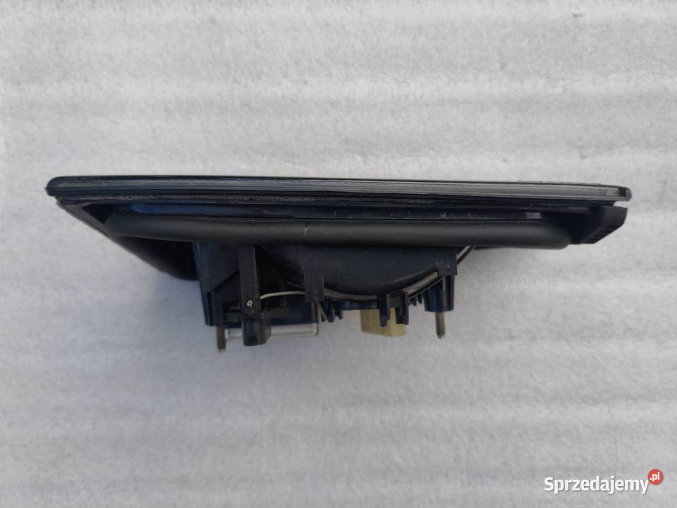 Lampa Prawy Tył Tylna Prawa W Klapę BMW 5 E34