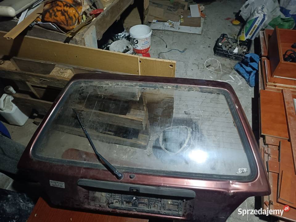 Klapa bagażnika Golf II szare parapety osobowe Serock