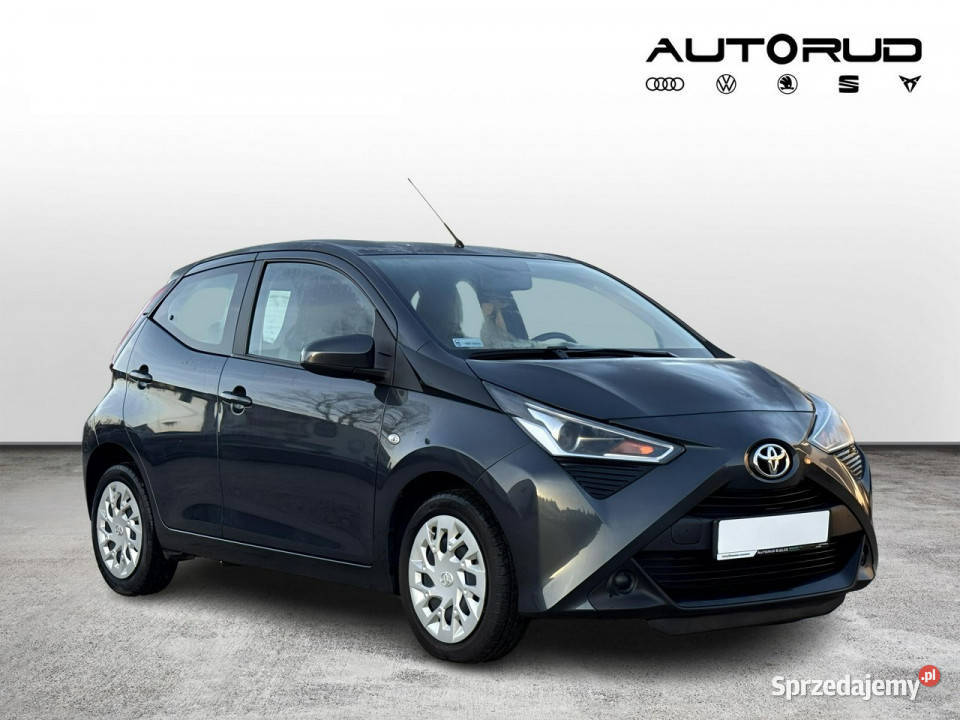 Toyota Aygo X Play 10 VVTi 72 2020 Bezwypadkowy światła przeciwmgielne Kielce sprzedam