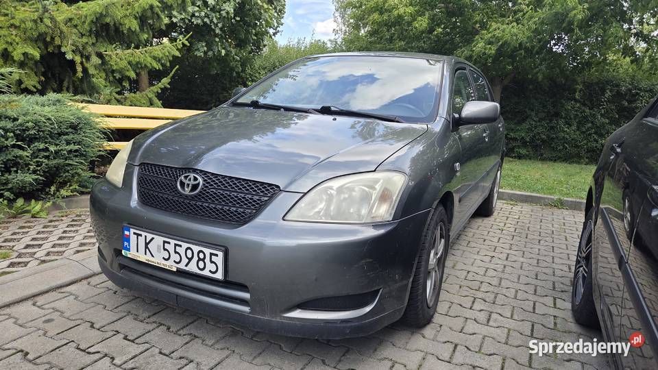 Corolla 2004 bezwypadkowy kupiny w salonie Rok produkcji 2004 świętokrzyskie