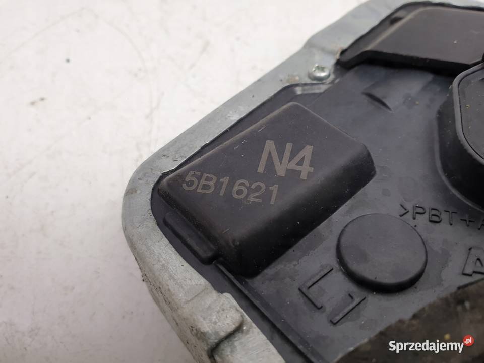 Toyota Land Cruiser 150 ZAMEK DRZWI lewy TYŁ Janów