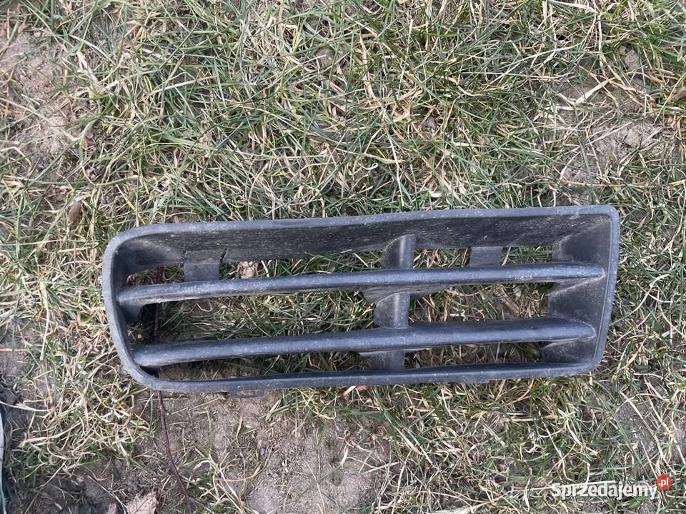Zaślepka prawa zderzaka vw golf 4 Ostrołęka sprzedam