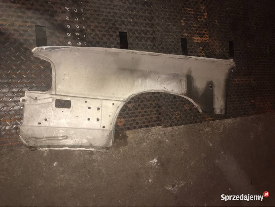Audi 100 c3 błotnik przedni Tychy
