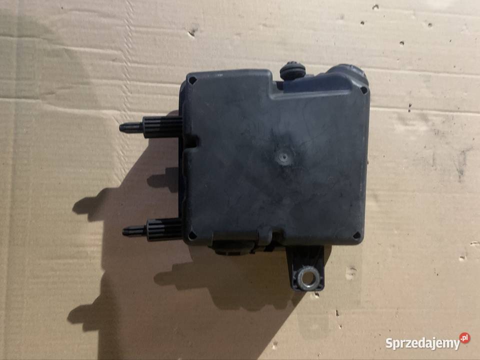 284B10001R obudowa skrzynki bezpieczników Rok produkcji 2012 Szczecin