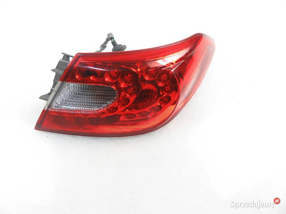 LAMPA PRAWA TYLNA INFINITI M Q70