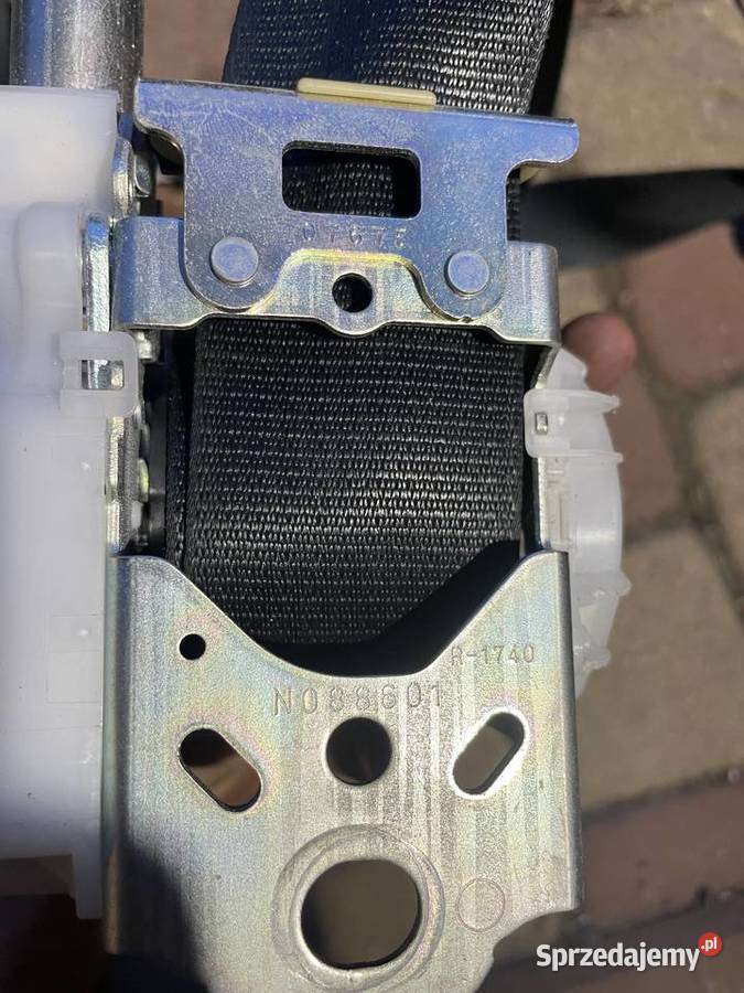 Pasy bezpieczeństwa przód Toyota Avensis T27 sprzedam