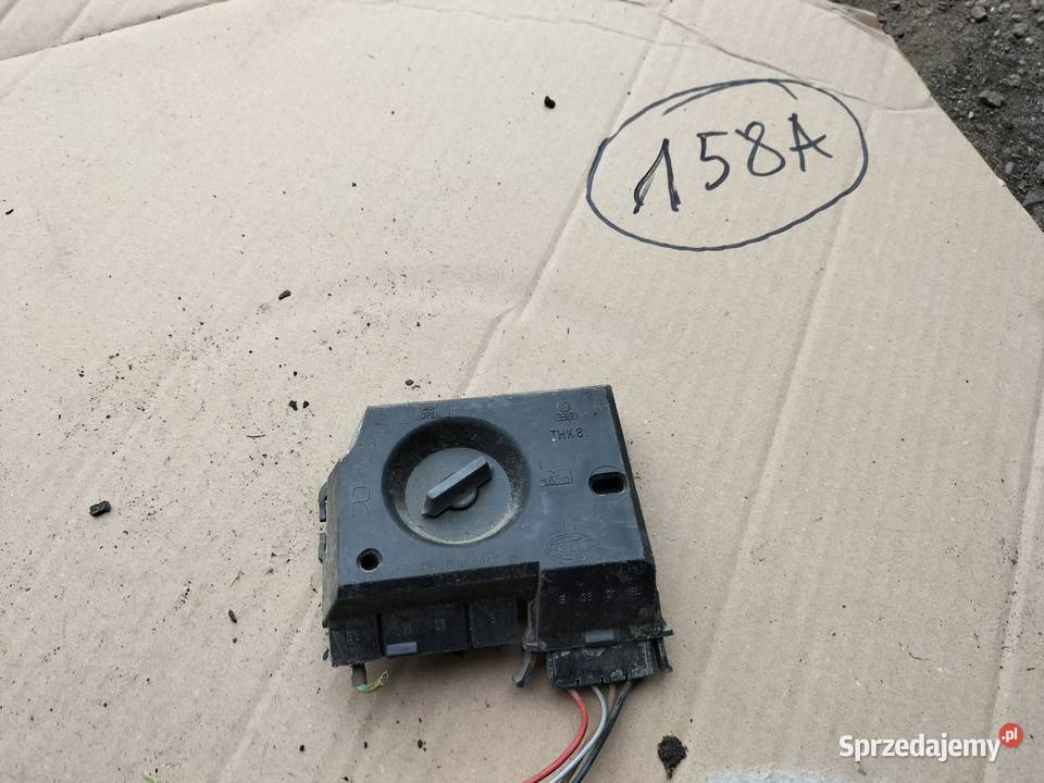 AUDI 80 B3 B4 80B4 WKŁAD LAMPY TYŁ PRAWY