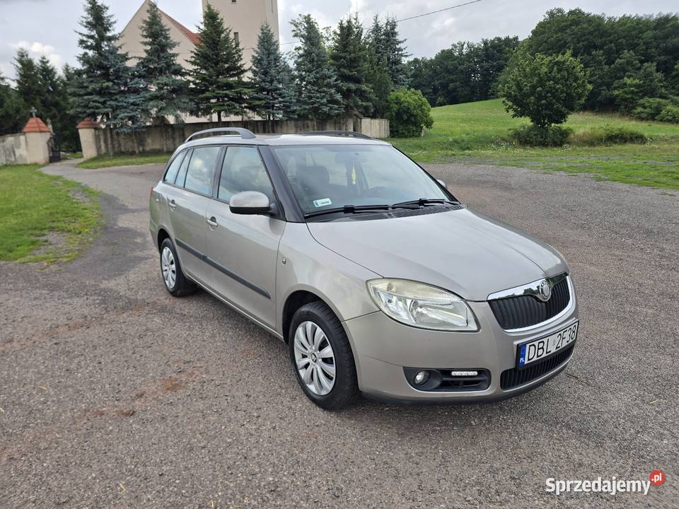 Skoda Fabia 16 benzyna 2011r 185 przebiegu elektryczne lusterka Sady Górne