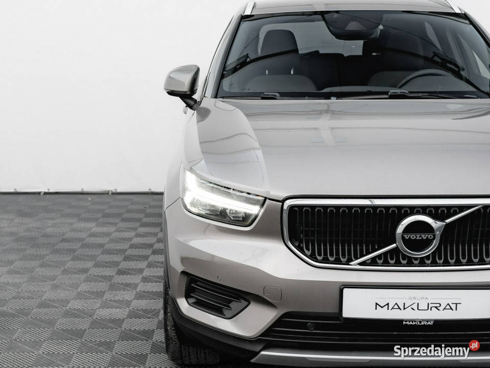 Volvo XC 40 WJ6471KT3 Momentum Pro Podgrzf I lakier metallic Gdańsk sprzedam