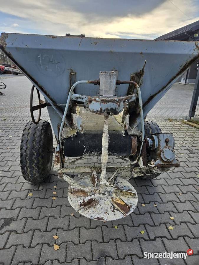 Rozsiewacz wapna soli nawozów rcw 2 Stogniowice