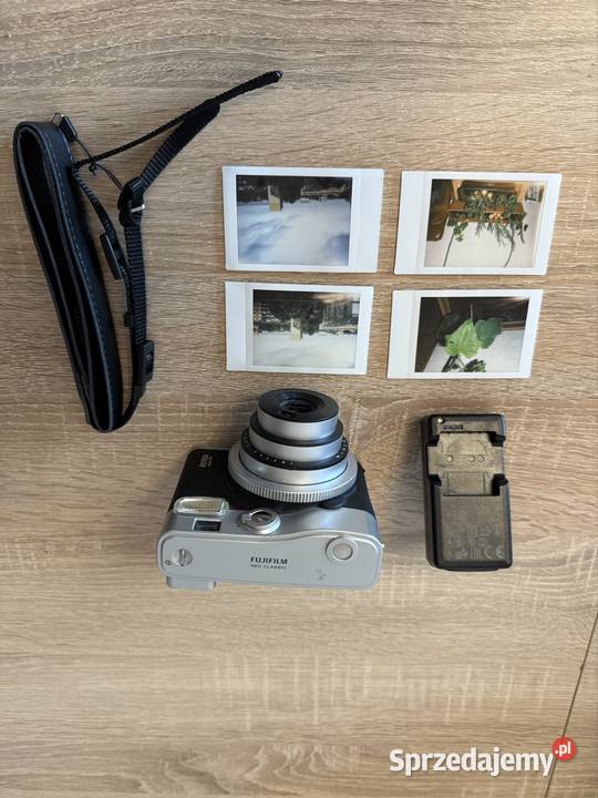 Aparat Instax Mini 90 Neo Classic wkład w środku Łódź