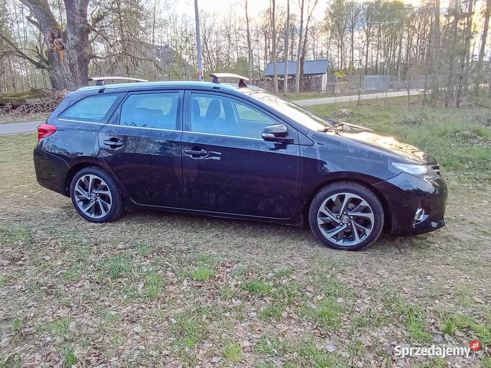 TOYOTA AURIS Combi Stojadła
