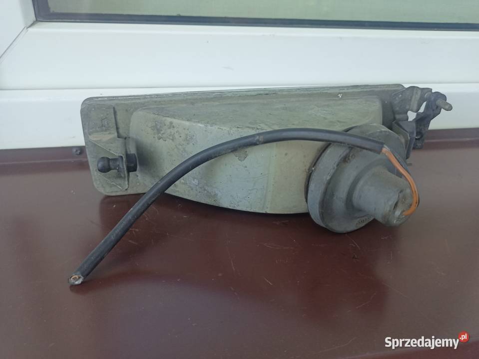 Opel Senator B halogen w zderzak prawy Hella Oświetlenie Sieradz