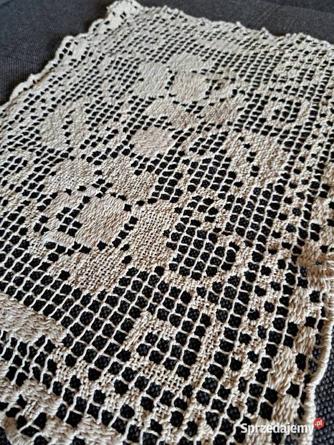 Dwie serwetki vintage ecru robione na szydełku Łódź