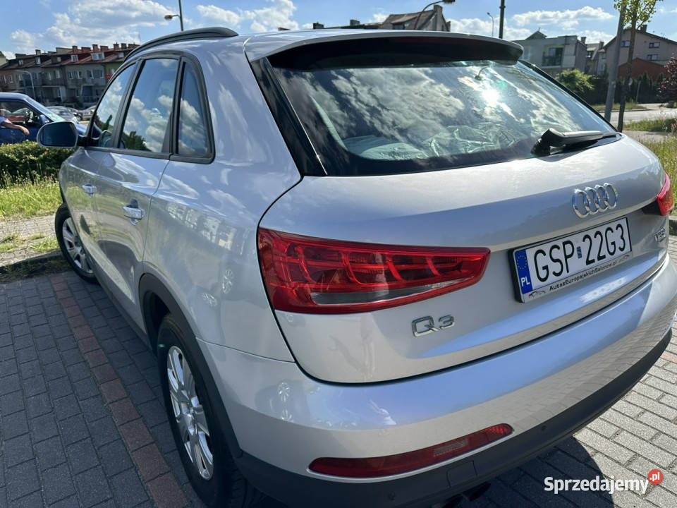 Audi Q3 Benzyna Quattro zadbany niski przebieg lakier metallic
