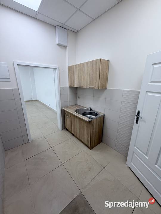 Lokal usługowy 818 m Galeria Drewutnia Złoczew Ilość pomieszczeń 3 łódzkie sprzedam