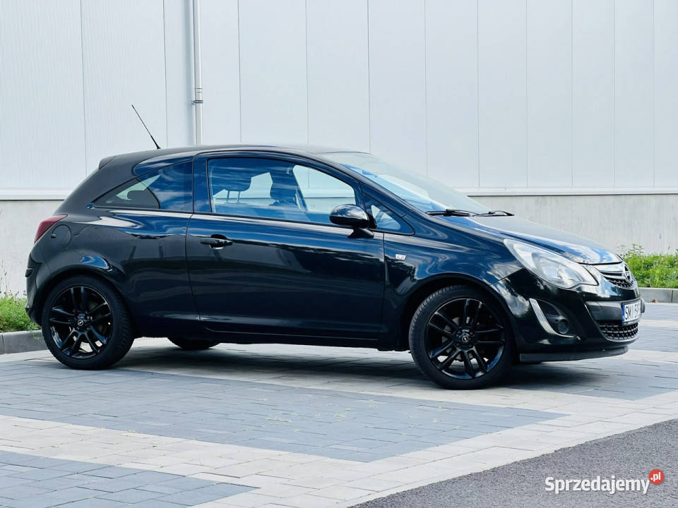 Opel Corsa D 14 benz 100 bogata wersja D światła do jazdy dziennej