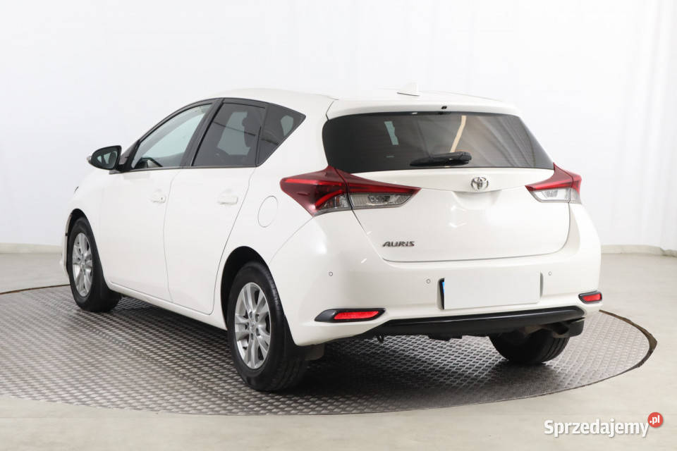 Toyota Auris 13 Dual VVTi biały