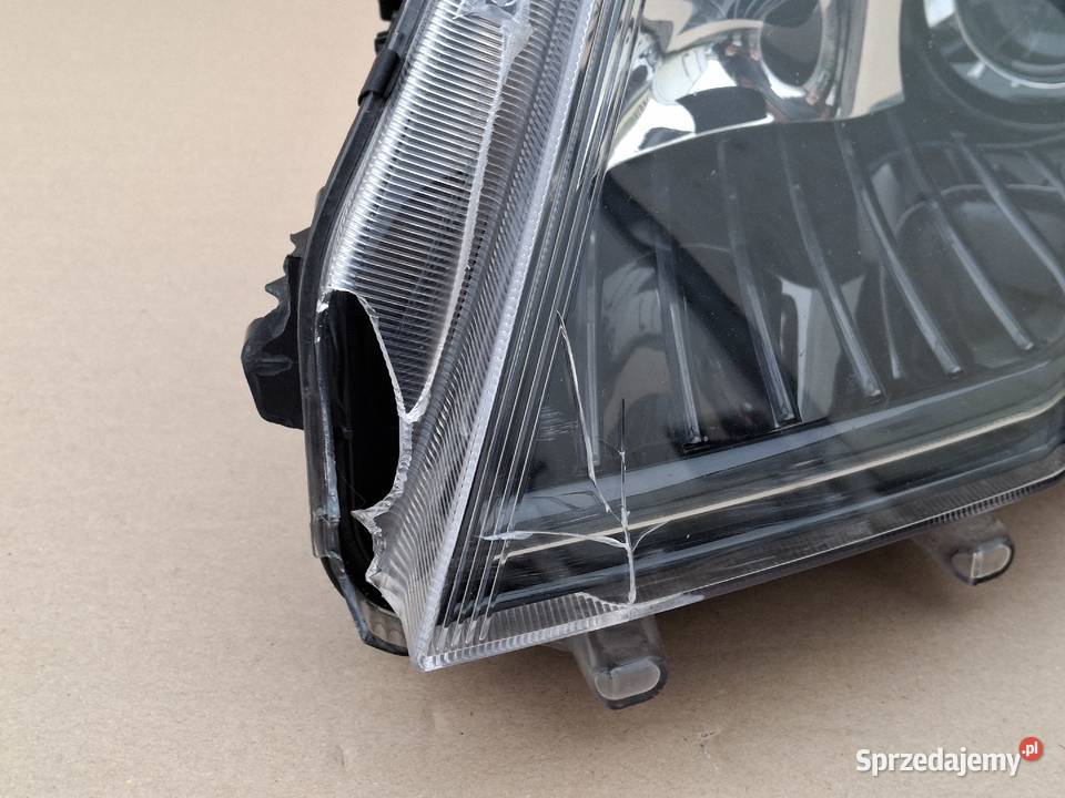 SKODA OCTAVIA III 3 REFLEKTOR LEWY BIXENON LED