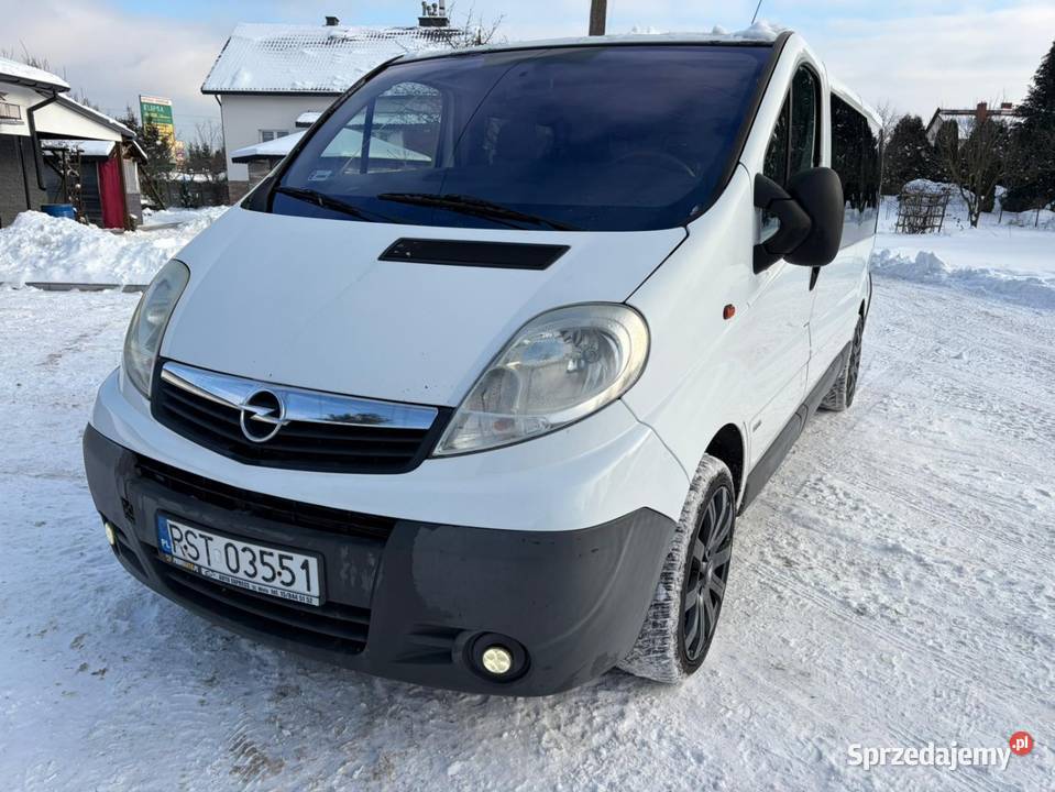 Opel Vivaro 20 dCi 9 osobowy 2009r