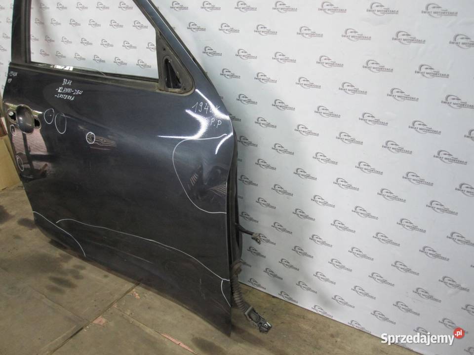 NISSAN JUKE 11r drzwi prawe przód