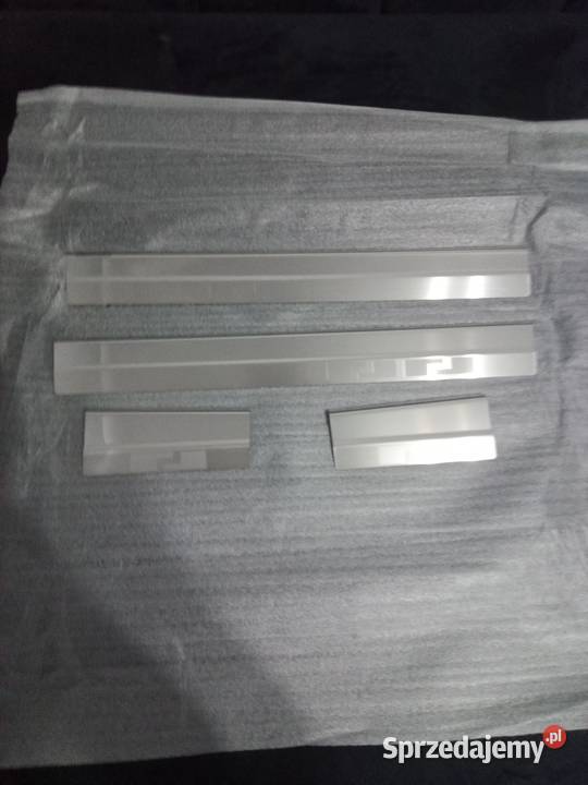 Suzuki Swift 3 5D listwy progowe progi Sosnowiec