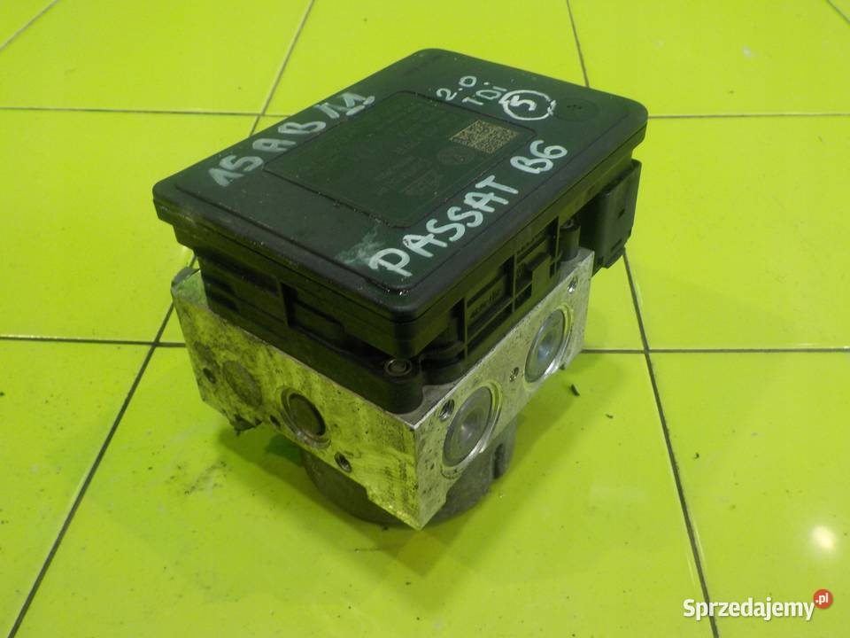 VW PASSAT B8 20 TDI 15r SEDAN pompa ABS Suków