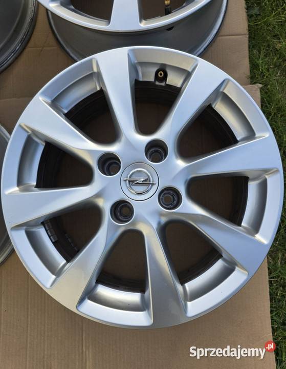 Felgi opel corsa F 65X16 16 ET38 4X108 651mm Steklno
