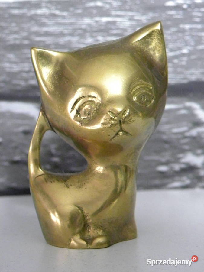Dwa mosiężne kotki mosiężne figurki koty z dolnośląskie