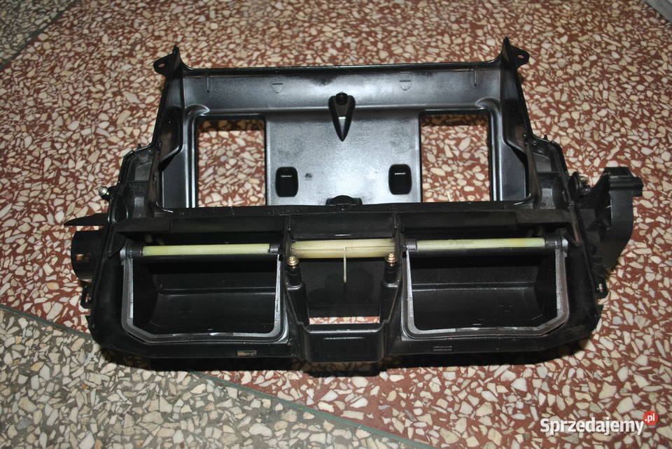 Obudowa rozdzielcza dolna modułu nagrzewnicy BMW Poręba