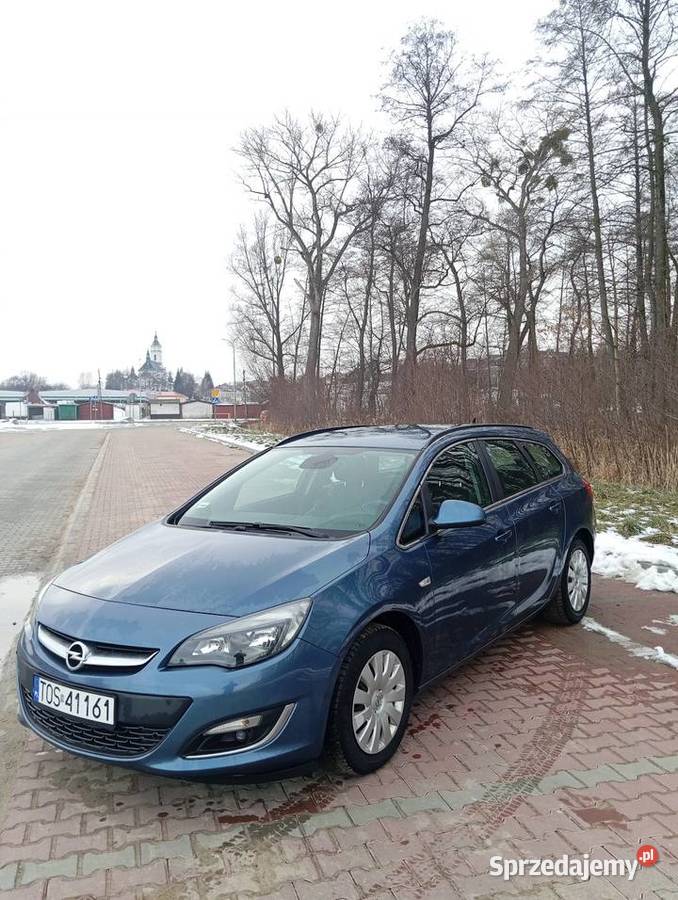Opel Astra J nieuszkodzony