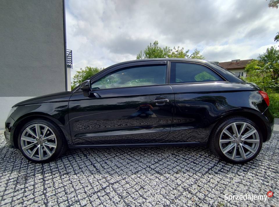 Audi A1 1.6 TDI 105KM nowe opony klima czarne