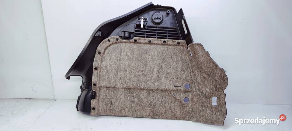 BOCZEK BAGAŻNIKA PRAWY AUDI A1 3 DRZWI 8X3867762 Przystajń