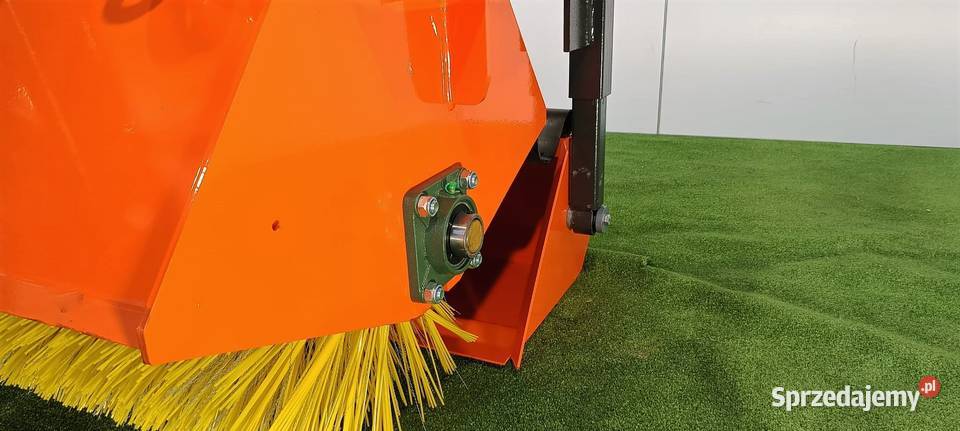 Zamiatarka Metal Technik o szerokości 20m Włoszczowa