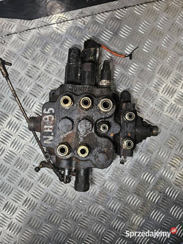 Rozdzielacz Hydrauliczny Holland 95 555E 575E Gdynia