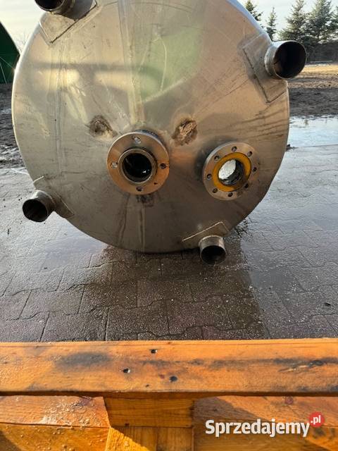 Zbiornik ze stali nierdzewnej 1100 l pionowy z