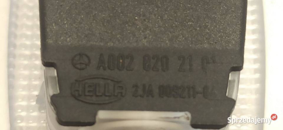 MERCEDES W205 LAMPKA KABINY WNĘTRZA A0028202101 osobowe sprzedam