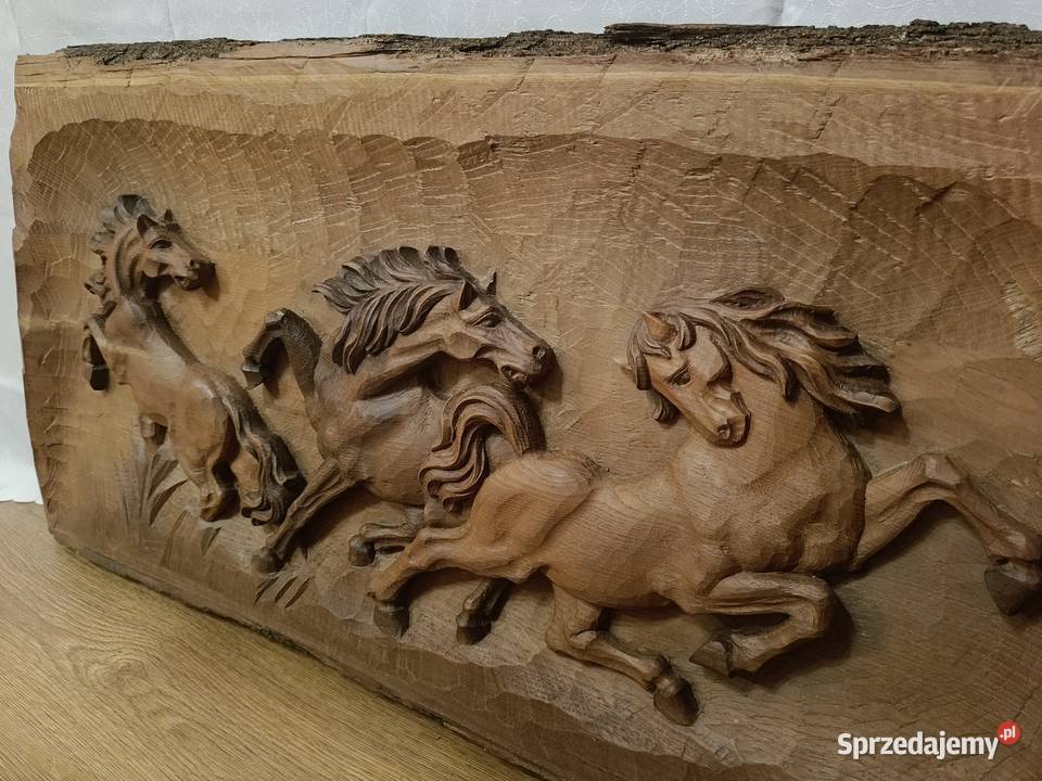 Duża płaskorzeźba w drewnie Konie w szale Figurki i rzeźby kujawsko-pomorskie Lipno