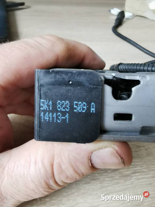 ZAMEK MASKI GOLF VI 5K1823509A ORYGINALNY pomorskie Luzino sprzedam