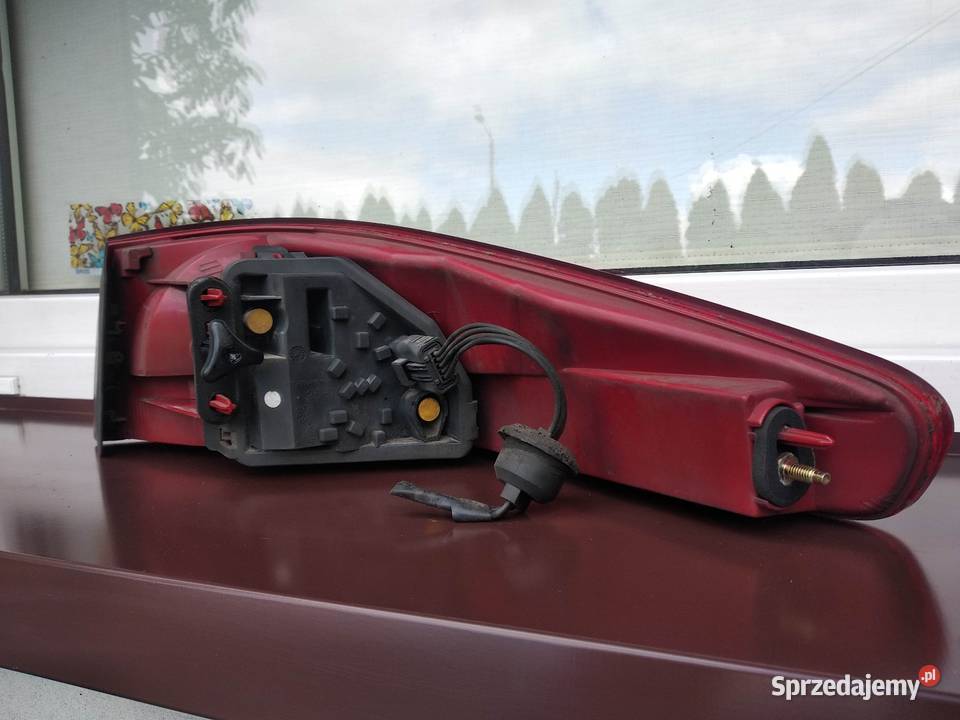 Peugeot 607 LIFT FL lampa tył tylna lewa narożna Sieradz