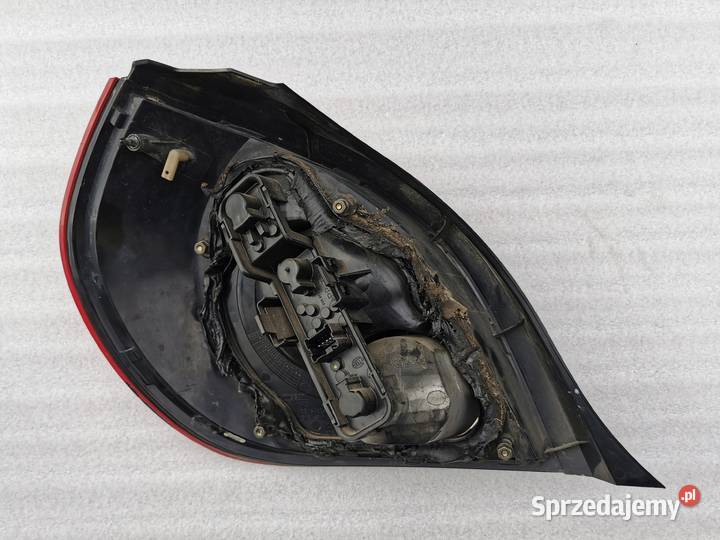Lampa Prawy Tył Tylna Prawa Nissan Almera N16
